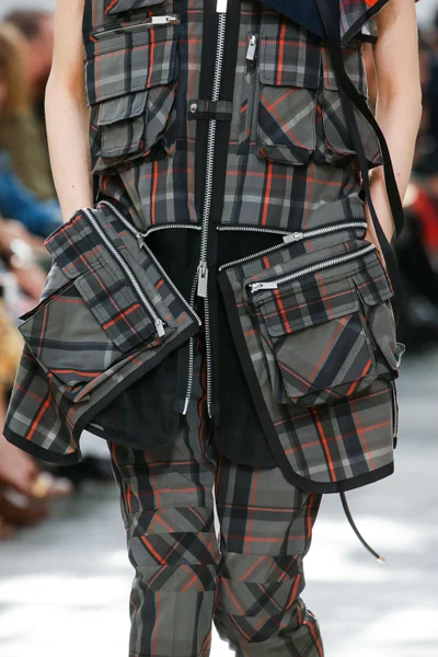 Look 77